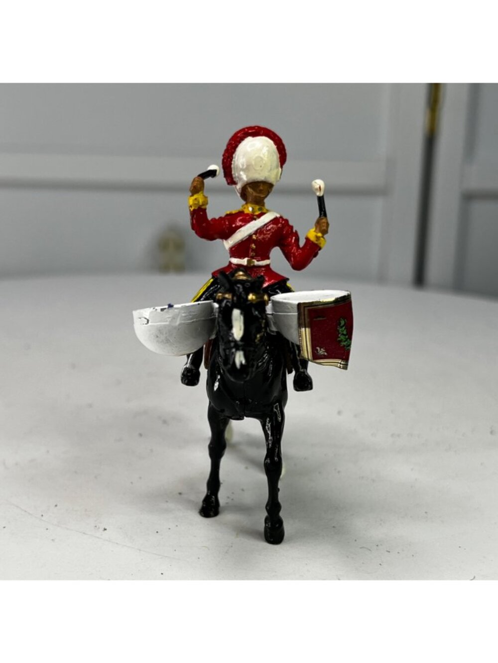 Britains Royal Scots Dragoons Guards Kettle Drummer Diecast Figurine From 1986 - Picture 2 of 9